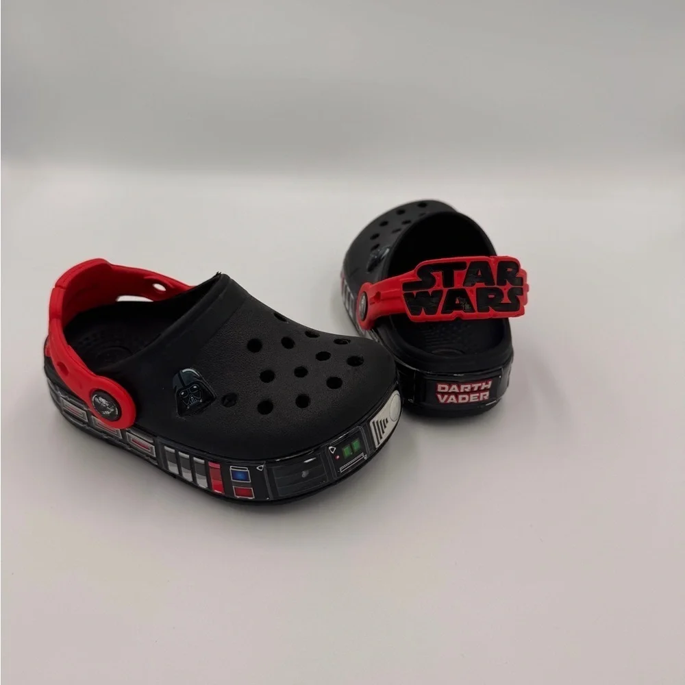 Star Wars Crocs Toddler Size 7 Boys Girls Kids Darth Vader Water Shoes Slippers